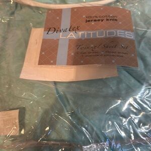 Beautiful jersey knit twin sheet set.